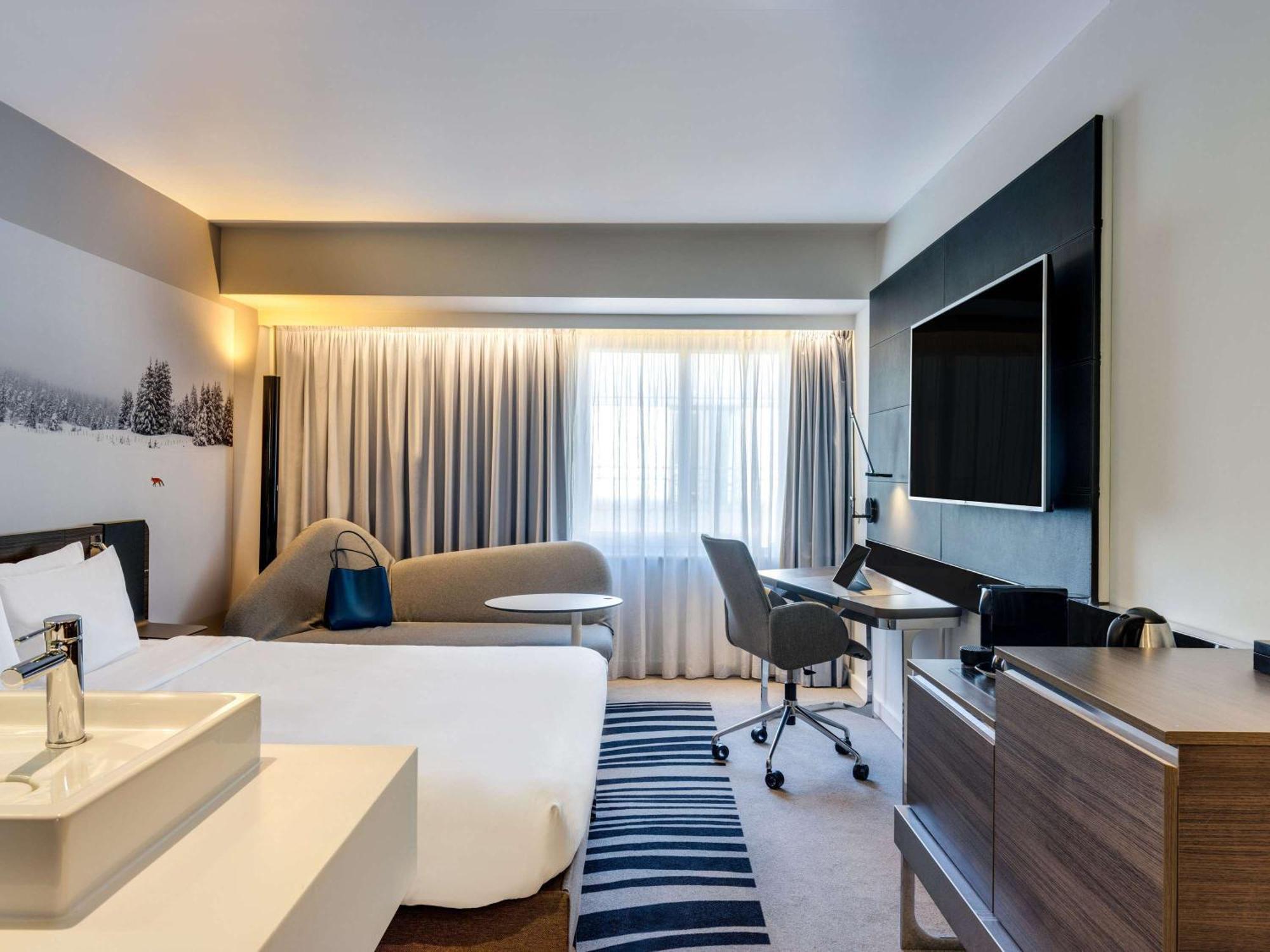 Novotel London Tower Bridge Esterno foto